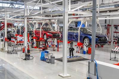 特斯拉超級(jí)工廠 全球最大屋頂太陽能陣列與新型采暖制冷技術(shù)的前沿探索